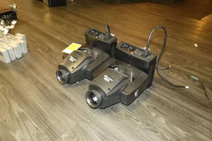 2x Showtec Moving Head Strahler Modell: Phantom 50LED Spot